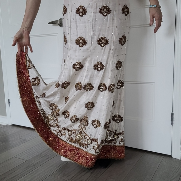 Silk Lengha Size 8. - Picture 7 of 16